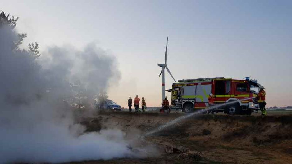 Die Feuerwehr Maschen war am Sonnabend im Ohlendorfer Weg im Einsatz, um einen Brand zu löschen. | Foto: ein