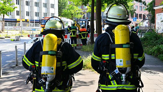 Eine angebohrte Gasleitung legte am Mittwoch den Harburger Ring lahm. | Foto: HamburgNews