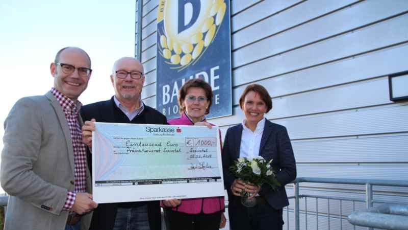 Spendenübergabe: Peter Asche (von links), Günter Schwarz, Silke Lührs und Tanja Asche. | Foto: ein