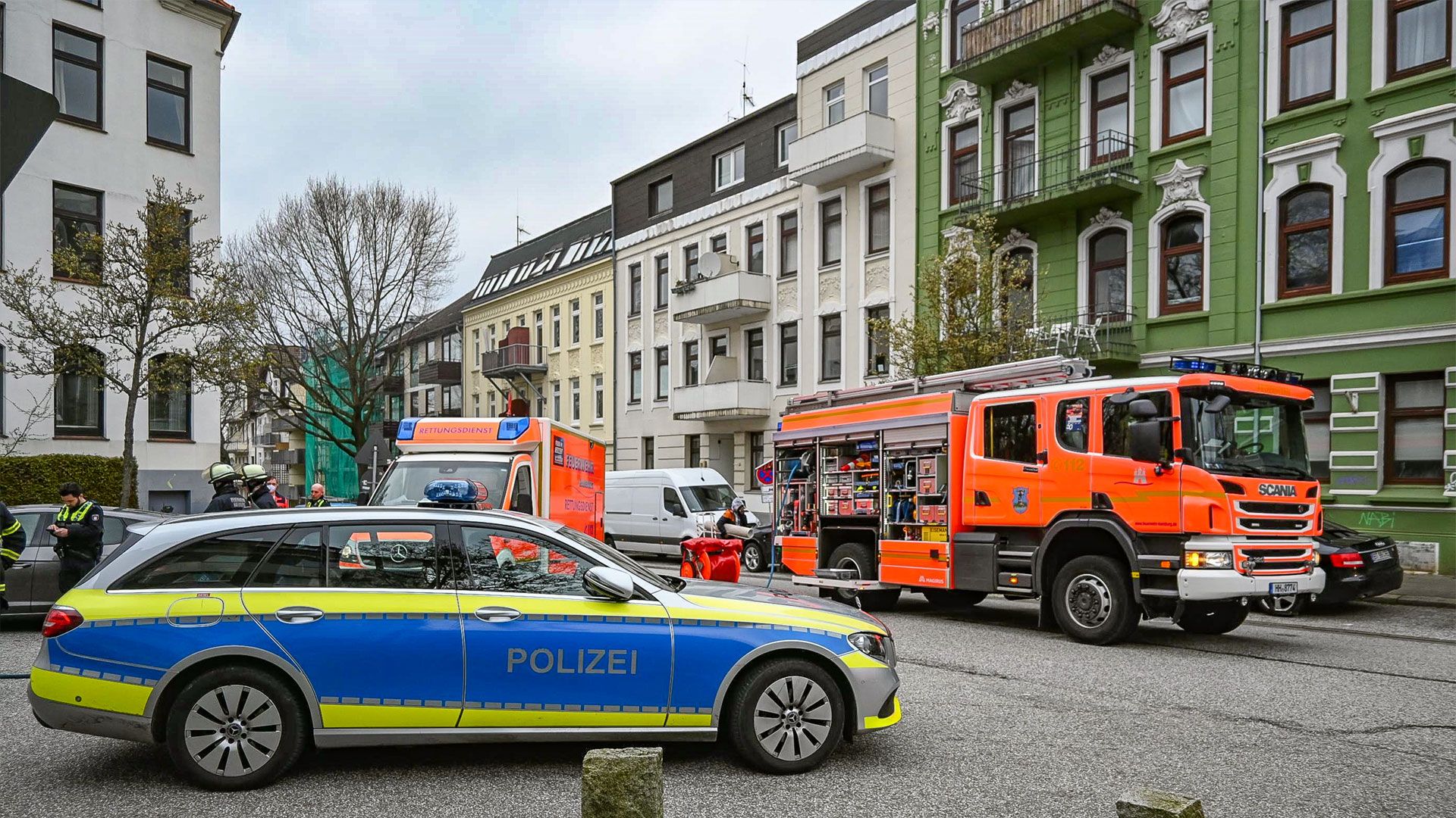 In Heimfeld kam es am Mittwochnachmittag zu einem Unfall: Eine Frau hatte die Kontrolle über ihren PKW verloren. | Foto: HamburgNews