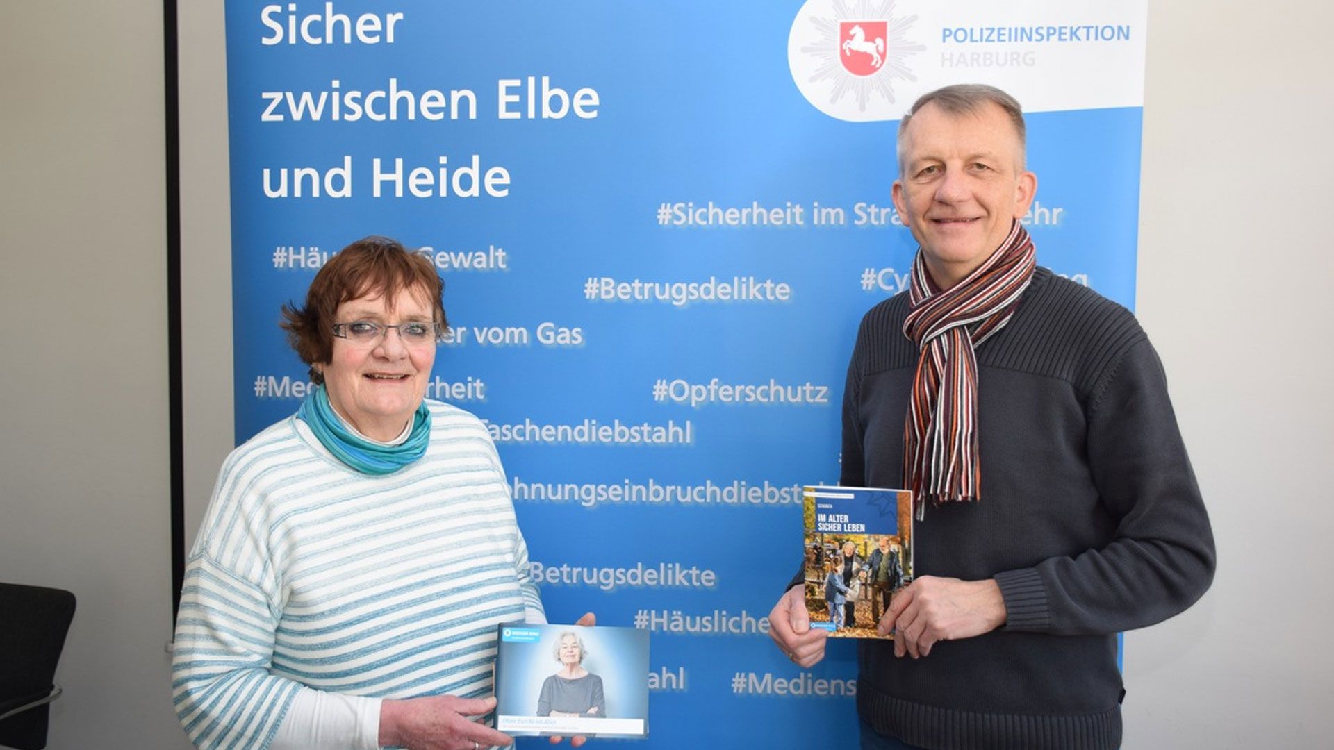 Vera Theelen, Außenstellenleiterin des Weisser Ring e. V. und Kriminalhauptkommissar Carsten Bünger, Beauftragter für Kriminalprävention, stimmten sich über das gemeinsame Vorgehen ab. | Foto: ein