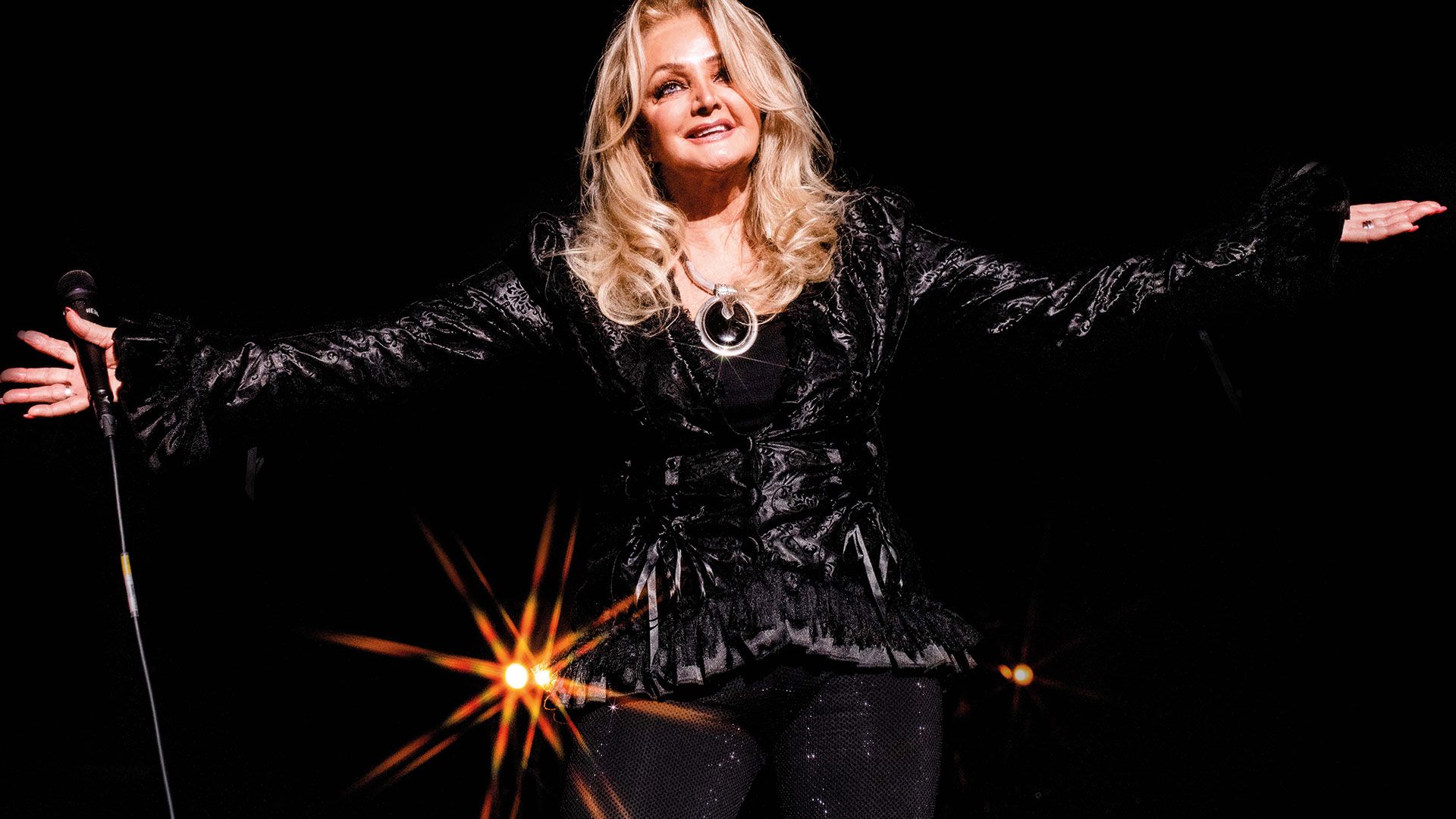 Freut sich auf das Konzert am Donnerstag, 29. Mai, im Hamburger CCH: Rock-Ikone Bonnie Tyler. Foto: ein