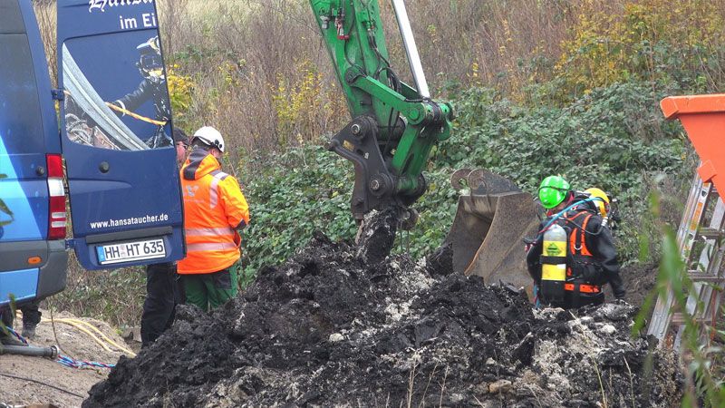 In Moorburg wurde auf einer Baustelle neben der A7 am MIttwoch eine amerikanische Fliegerbeombe gefunden. | Foto: HamburgNews
