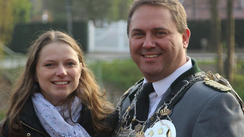 Marmstorfs Schützenkönig Thorsten Czerner und Wettpatin Melanie Leonhard freuen sich auf die Teichwette. | Foto: ein