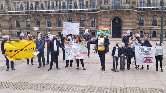 Rund 66.000 Stimmen benötigt „Volksbegehren für verbindliche Volksentscheide“ das mit Unterstützung vieler Initiativen am Sonntag im Hamburger Rathaus angemeldet wurde. | Foto: ein
