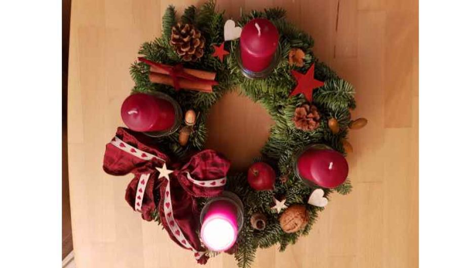 Wichtige Hinweise der Feuerwehr damit es bei "Oh Du Fröhliche" bleibt in der Weihnachtszeit. | Foto: ein