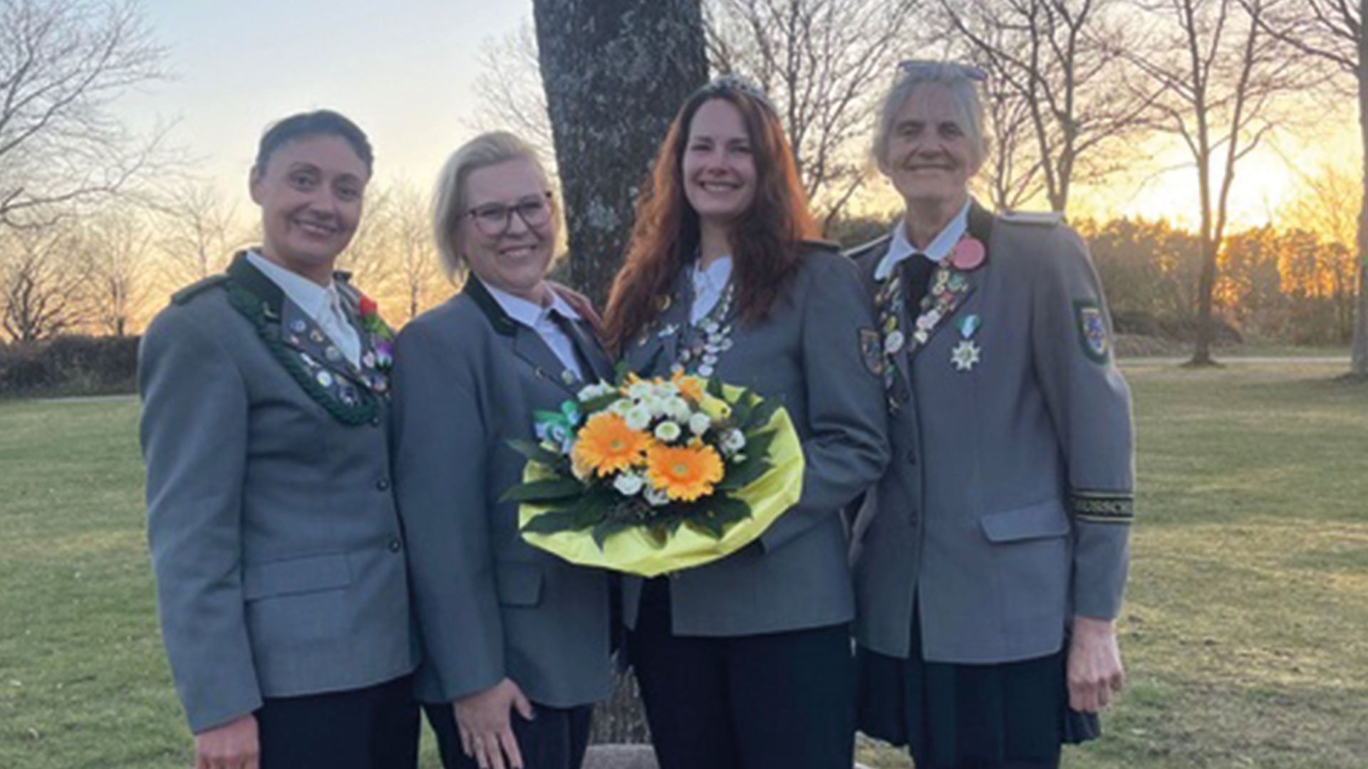 Die Schierhorner Damenkönigin und ihre Adjutantinnen: Teresa Bartsch (von links), Miriam Rüsch, Damenkönigin Sandra Baasch und Liane Nottorf. Foto: Schützenverein Schierhorn.