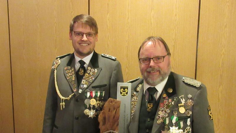 Treffsichere Schützen: Christoph Heinsen (von links, Schießkommission), Eckhard Heinsen (Jahresbester 2018), Ingo Meyer (3. Orden), Wolfgang Scharfenberg (stolzer Hubertusorden-Träger) und Jürgen Behr (2. Orden). | Foto: ein