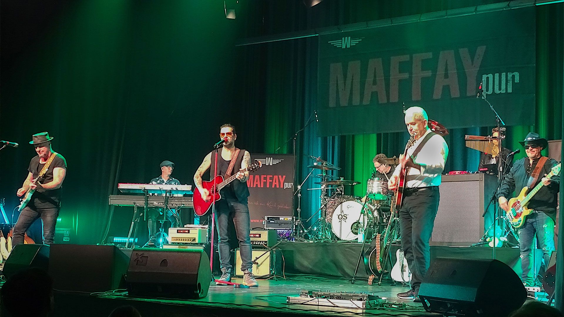 Die Band "Maffay Pur" riss in der Empore in Buchholz die Zuschauer mit. | Foto: Ilka Teschner