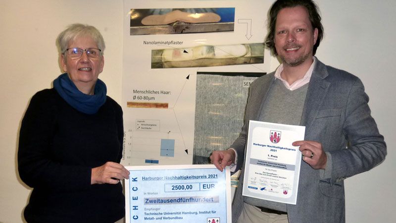 Den ersten Platz beim 9. Harburger Nachhaltigkeitspreis belegte das Projekt Das Nanopflaster. | Foto: Gisela Baudy