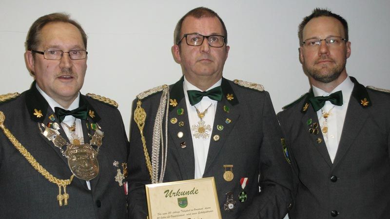 Präsident Hartmut Wiegers (links), Jürgen Prigge (Mitte), Vizepräsident Sascha Pohl. | Foto: ein