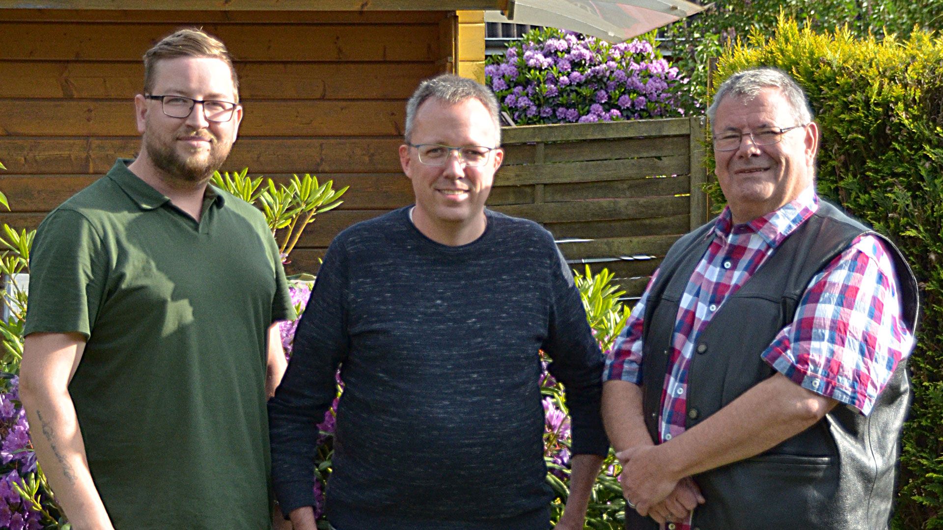 Freuen sich über die geschlossene Vereinsfreundschaft: René Soltau-Lünsmann, Timo Schloo und Jens Kabuse (v.l.). | foto: ein