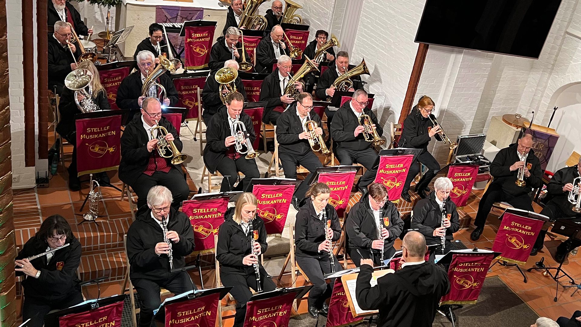 Weihnachtskonzert mit den Steller Musikanten in der Kirche St. Michael. | Foto: ein
