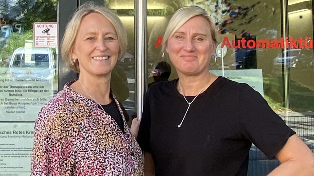 DRK-Pädagogik-Geschäftsführerin Katja Philipp (links) und KiTa-Leiterin Christina Yavas gehen neue Wege, um neues Personal zu gewinnen. | Foto: DRK-Harburg