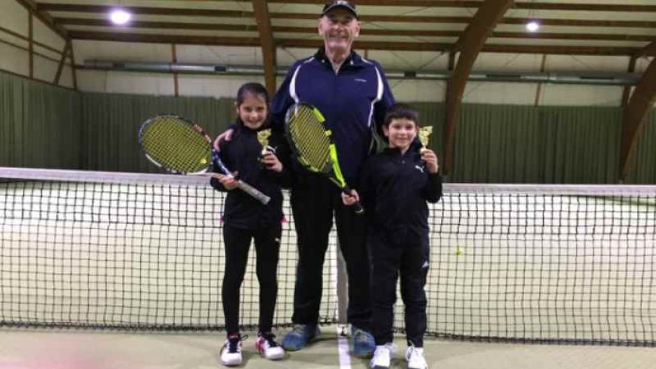 Arian und Shania zusammen mit ihrem Trainer Boris Weber. | Foto: ein