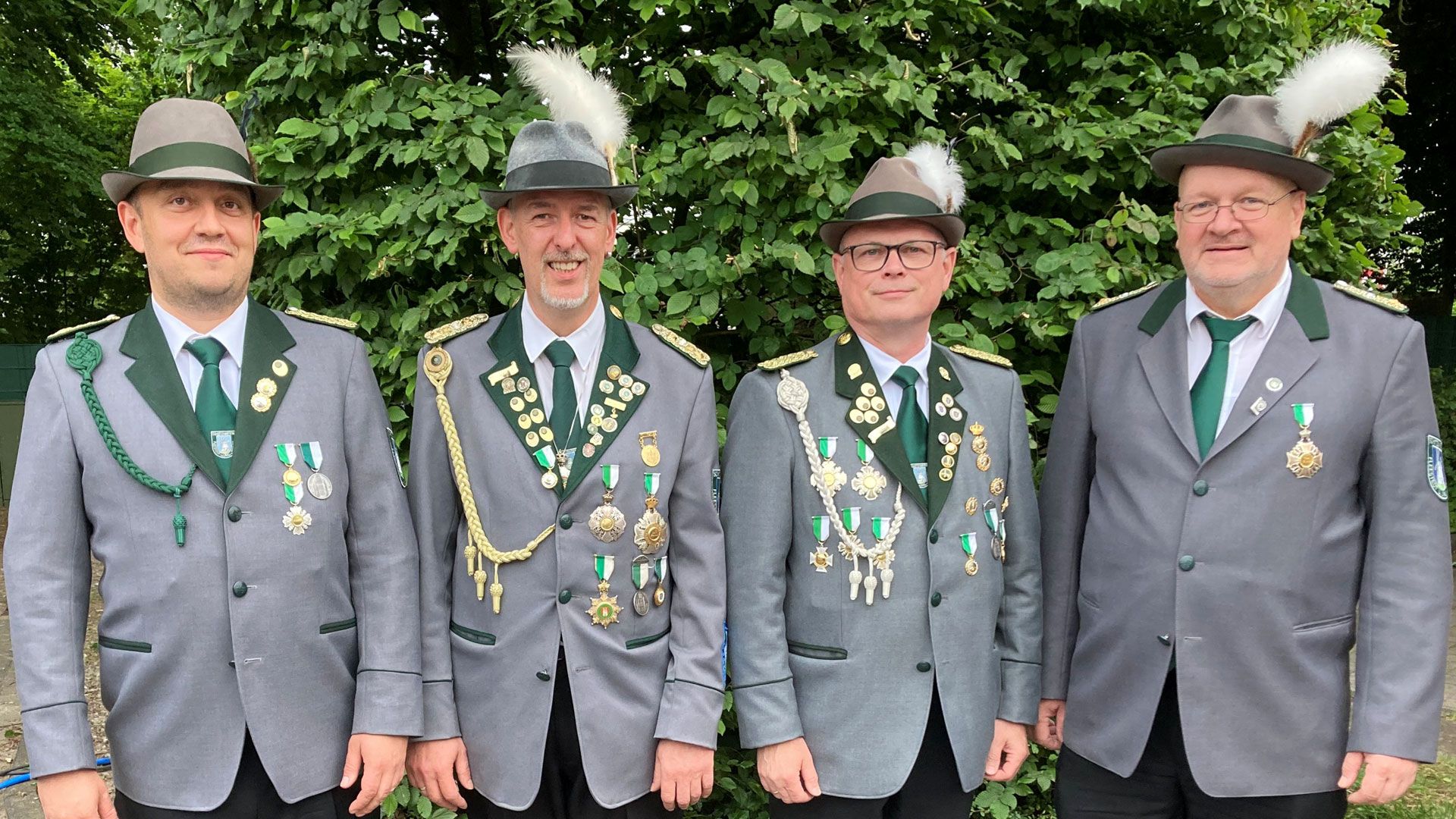 Vorstand und Vizekönig übernehmen bei den Fleestedter Schützen die Aufgaben des Königs. | Foto: ein