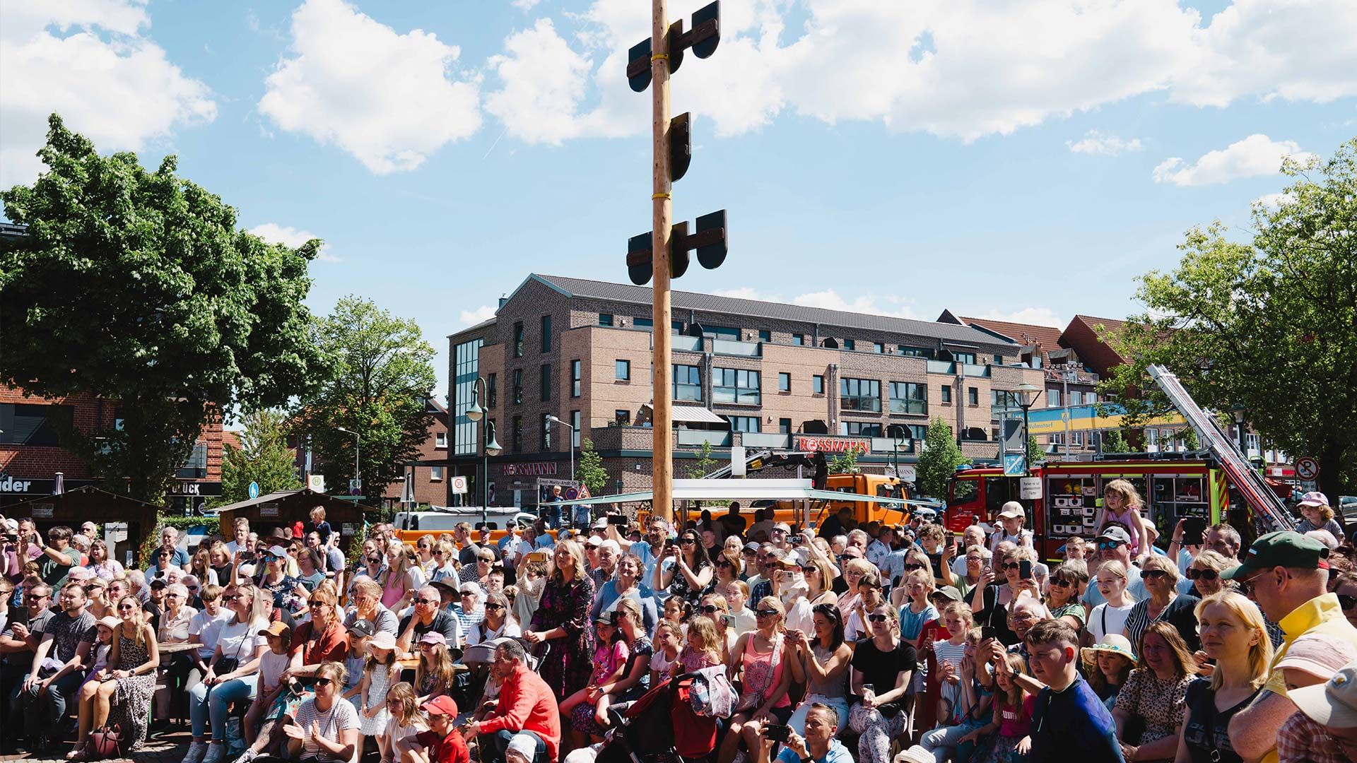Am 1. Mai findet wieder das Maifest auf dem Neu Wulmstorfer Rathausplatz statt. Foto: ein