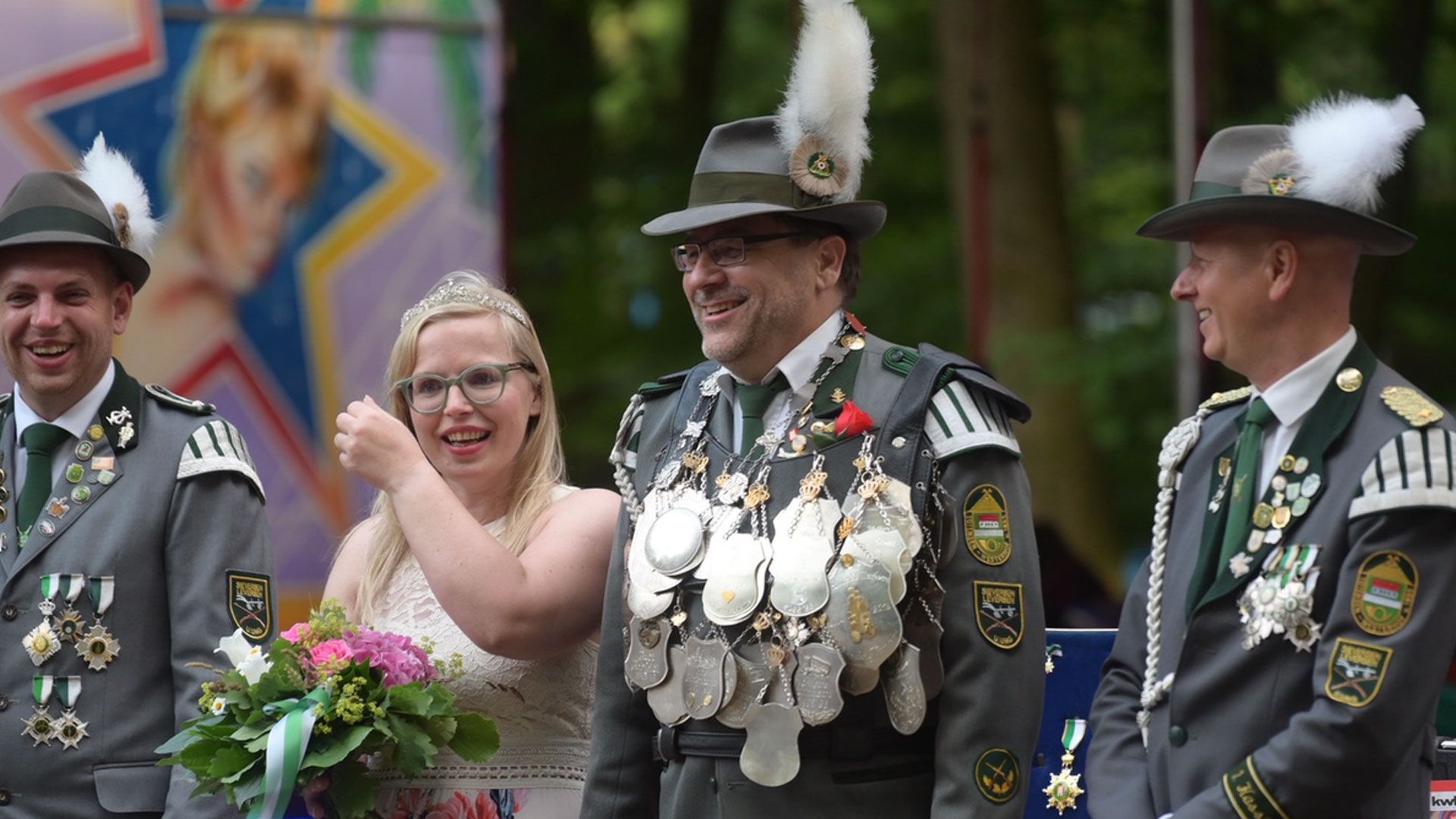 Neuer Schützenkönig in Sieversen-Leversen ist André Linné mit seiner Königin Stefanie. Foto: ein
