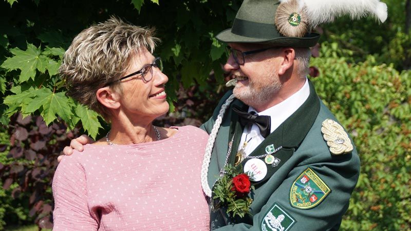 Rudi Struß und seine Ehefrau Bettina freuen sich auf das Schützenfest des SV Fischbek. | Foto: ein