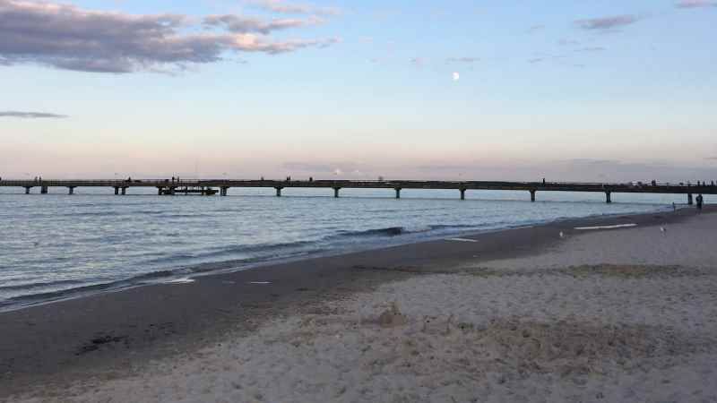Ausflugsziel am Dienstag, 8. Mai, ist die Ostsee-Gemeinde Timmendorfer Strand mit der Seebrücke. | Foto: ein