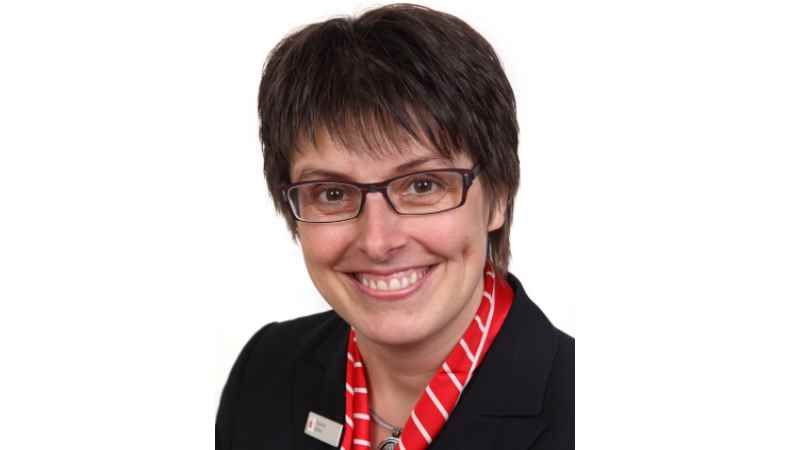 Susanne Gellers, Leiterin des Beratungscenters der Sparkasse Harburg- Buxtehude in Salzhausen, lädt alle Bürgerinnen und Bürger aus Salzhausen und Umgebung ein, das Sparkassenjubiläum zu feiern. | Foto: ein