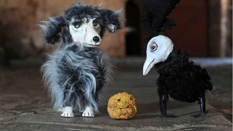 Das Figurentheater "Blauer Mond" lädt mit den Konzerten "Hund, Krähe und Käse gehen um die Welt" zu einer märchenhaften Reise ein. | Foto: ein