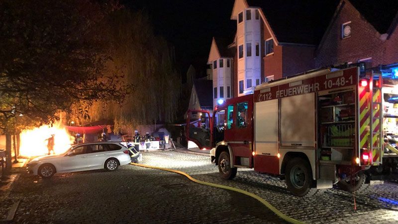 Sechsmal musste die Feuerwehr in der Freitagnacht wegen Brandstiftung in Buxtehude ausrücken. Jetzt wurde der Täter gefasst. | Foto: Polizei