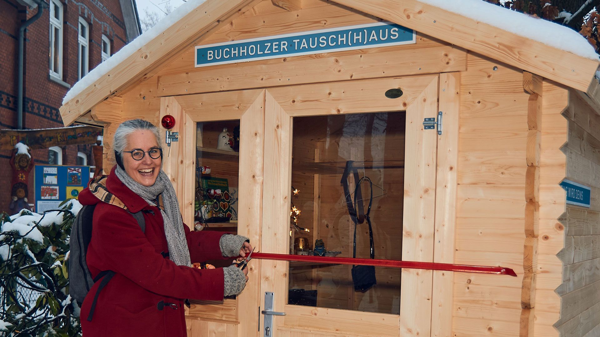 Annette Noch eröffnet das Tausch(h)aus auf dem Gelände des Kaleidoskops. | Foto: Stadt Buchholz