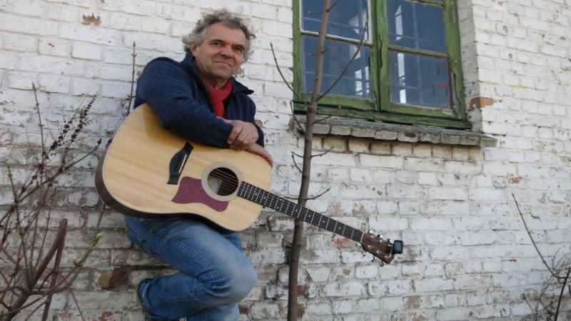 Werner Pfeifer- Vom Blues, Folk bis hin zur Ballade ist alles dabei. | Foto: ein