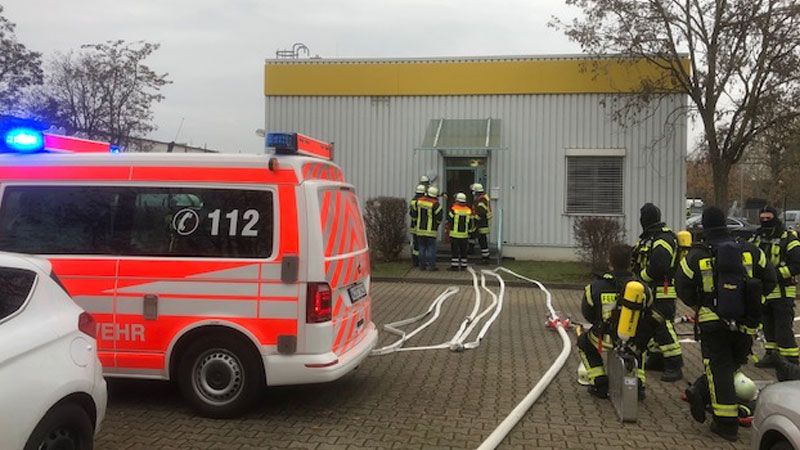Gasgeruch führte am Freitag zu einem Großeinsatz im Postverteilzentrum Stelle. | Foto: we Härlen GPW Stelle