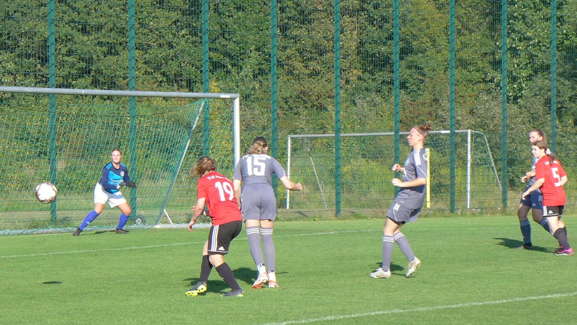 Jennifer Kühn findet die Lücke zum 3:1 für Fleestedt. | Foto: U. Vergin