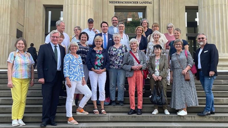 Auf Einladung von Dr. Bernd Althusmann hat eine Gruppe aus dem Landkreis Harburg den Niedersächsischen Landtag in Hannover besucht. | Foto: ein