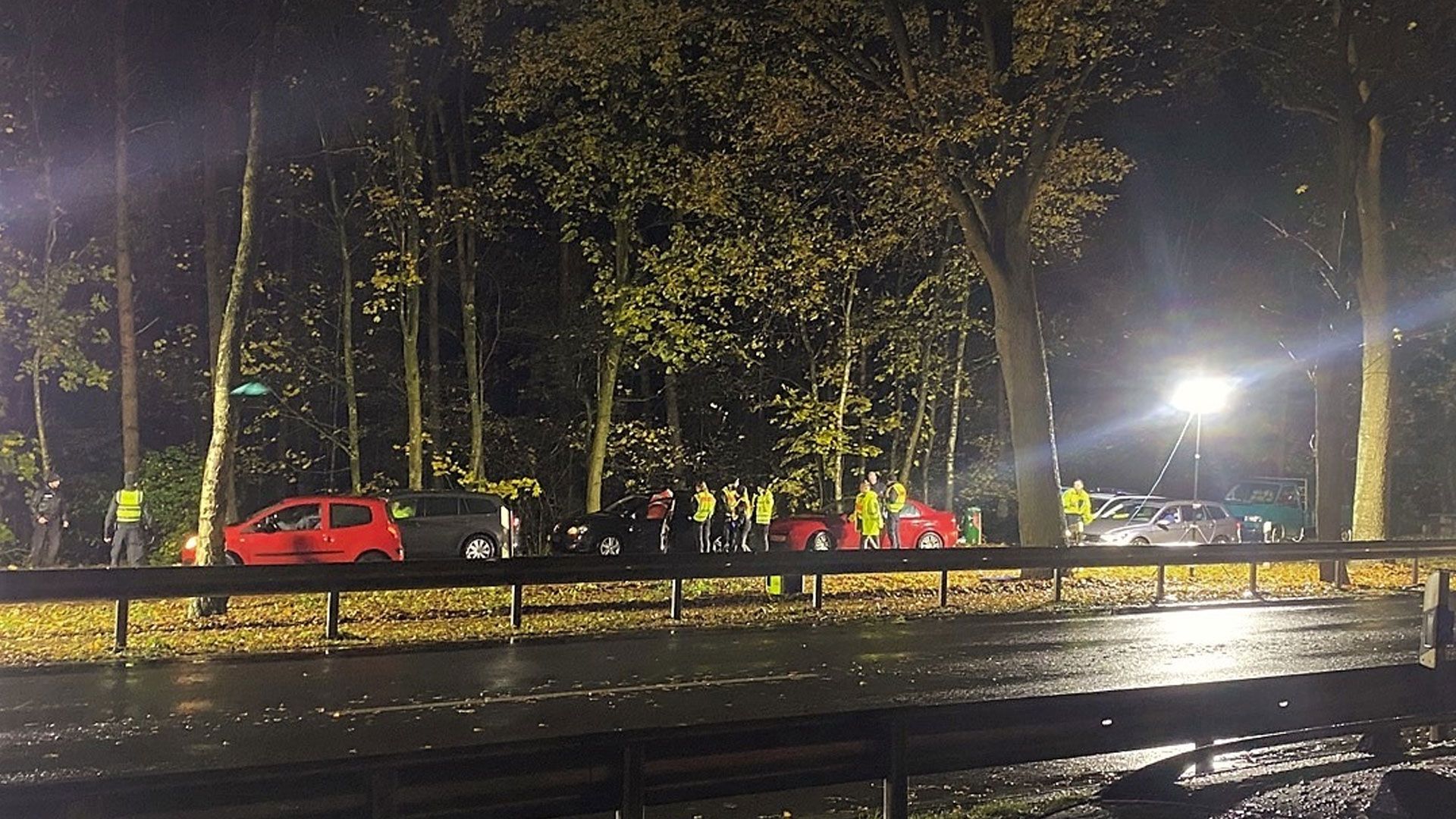 Insgesamt wurden bei der Kontrolle in Kakenstorf 259 Fahrzeuge und 315 Personen intensiv kontrolliert. | Foto: Polizei