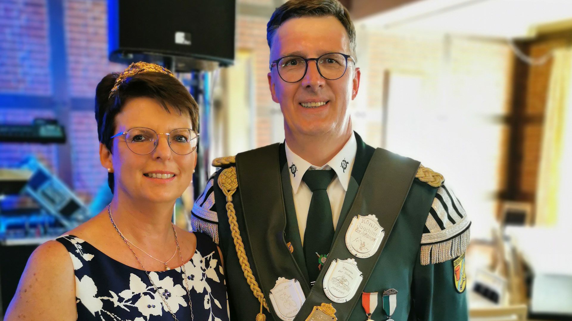 Das neue Todtglüsinger Königspaar Uwe Albers "der Vollblutmusiker" und seine Frau Andrea. | Foto: SV Todtglüsingen