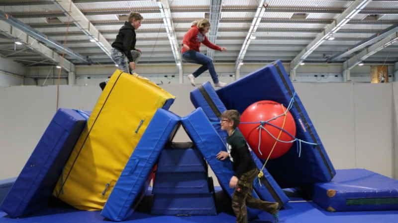 Kinder auf den Wackelbergen. | Foto: ein