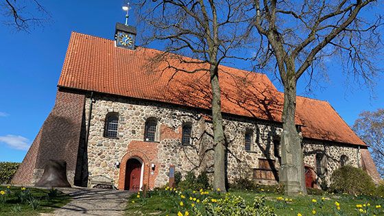 An den Ostertage übertragen viele Kirchengemeinden im Kirchenkreis Hittfeld Andachten im Internet - wie hier aus der HIttfelder Mauritiuskirche. | Foto: C. Wöhling