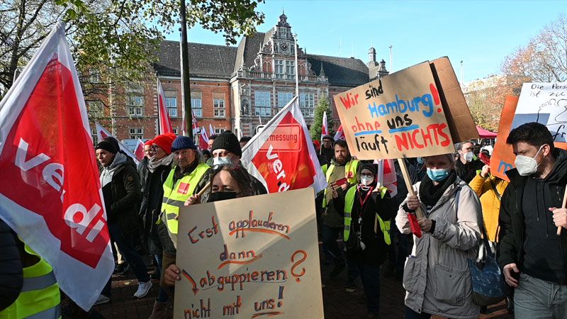 Rund 600 Länderbeschäftigte streikten am Dienstag in Harburg. | Foto: Dieter Dachs
