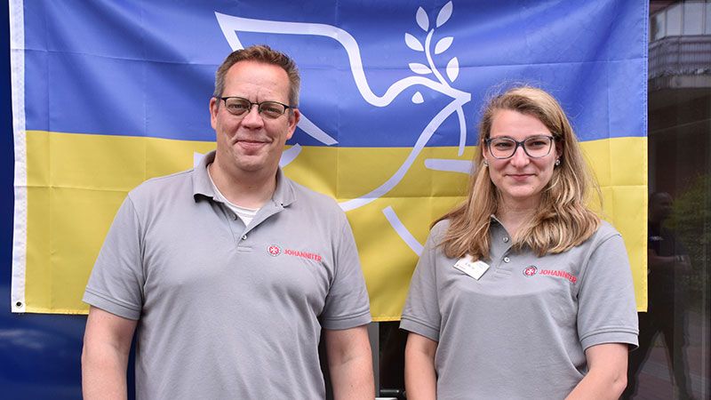 Christin Darga und Markus Burghard von den Johannitern freuen über freiwillig Helfende in der Unterkunft für geflüchtete in Neu Wulmstorf. | Foto: Johanniter