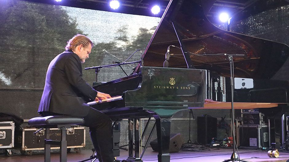 Der international bekannten Konzertpianist Sebastian Knauer wurde beim Harburg-Huus-Festival begeistert gefeiert. | Foto: DRK Harburg
