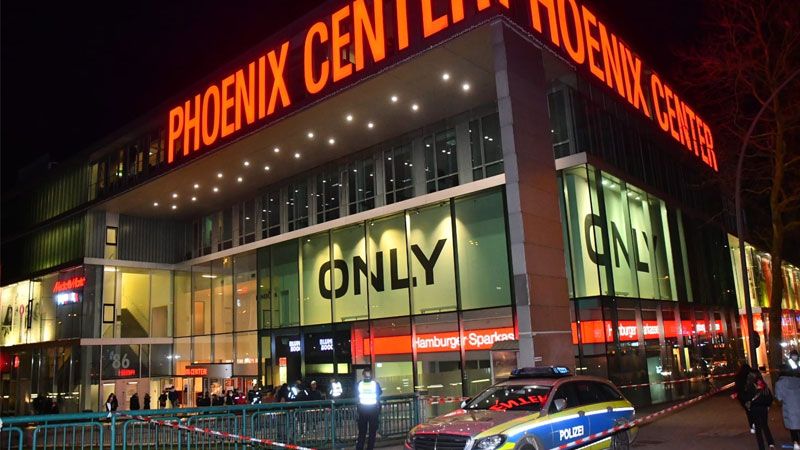 Vor dem Harburger Einkaufzentrum Phoenix-Center kam es am Samstag zu einer Messerattacke. | Foto: HamburgNews