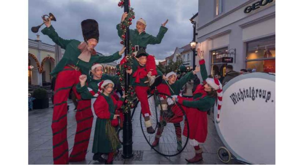 Die Wichtel treiben allerhand Schabenak auf dem Weihnachtsmarkt. | Foto: ein