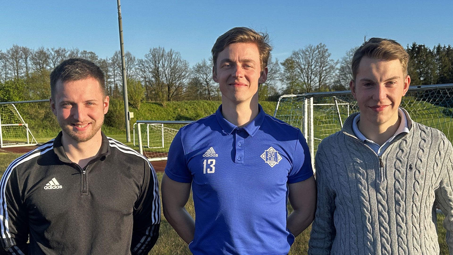 Der dreiköpfige Vorstand des FC Jesteburg/Bendestorf: Niklas Behle (von links), Frerik Voskors und Thimo Stender. | Foto: ein