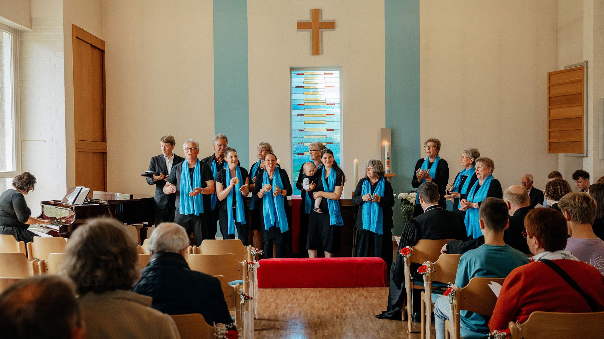 Der Gospelchor bei der Ordination von Pastorin Caroline Hoppe in der Martin-Luther-Kirche in Holm-Seppensen. | Foto: V. Hellmann