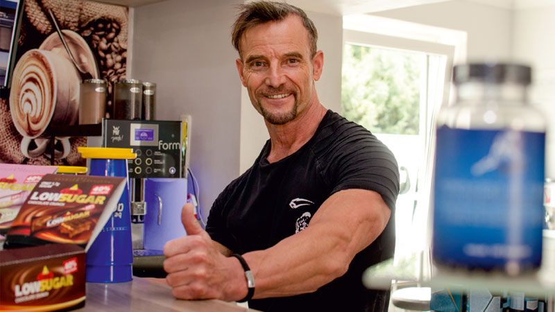 Hans „Hansi“ Rössler freut sich, die Mitglieder wieder im Fitnessstudio Form Fit in Neugraben begrüßen zu können.