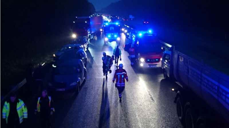 kilometerlange Rückstaus auf der A39. | Foto: ein