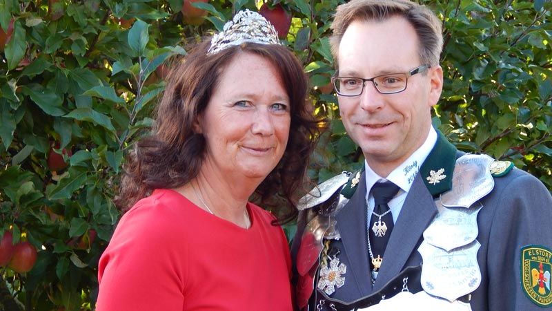 Elstorfs Schützenkönig Volker Nützel und seine Frau Andrea freuen sich schon seit Wochen auf ihren Königsball. | Foto: ein