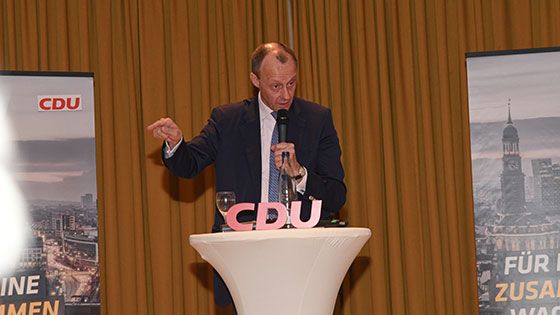 Friedrich Merz kam nach Heimfeld, um vor rund 600 Gästen im Hotel Lindtner zur Frage  „Worauf es in Hamburg und Deutschland jetzt ankommt" zu sprechen. | Foto: NIels Kreller