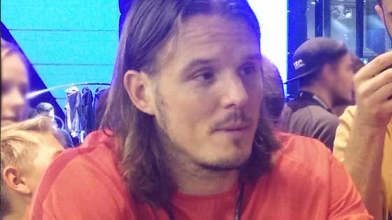 Kommt Stürmer Alexander Meier (hier bei einer Autogrammstunde 2015)  zurück zum FC St. Pauli ans MIllerntor? | Foto: Von M-B - Eigenes Werk, CC BY-SA 4.0, https://commons.wikimedia.org/w/index.php?curid=43600082