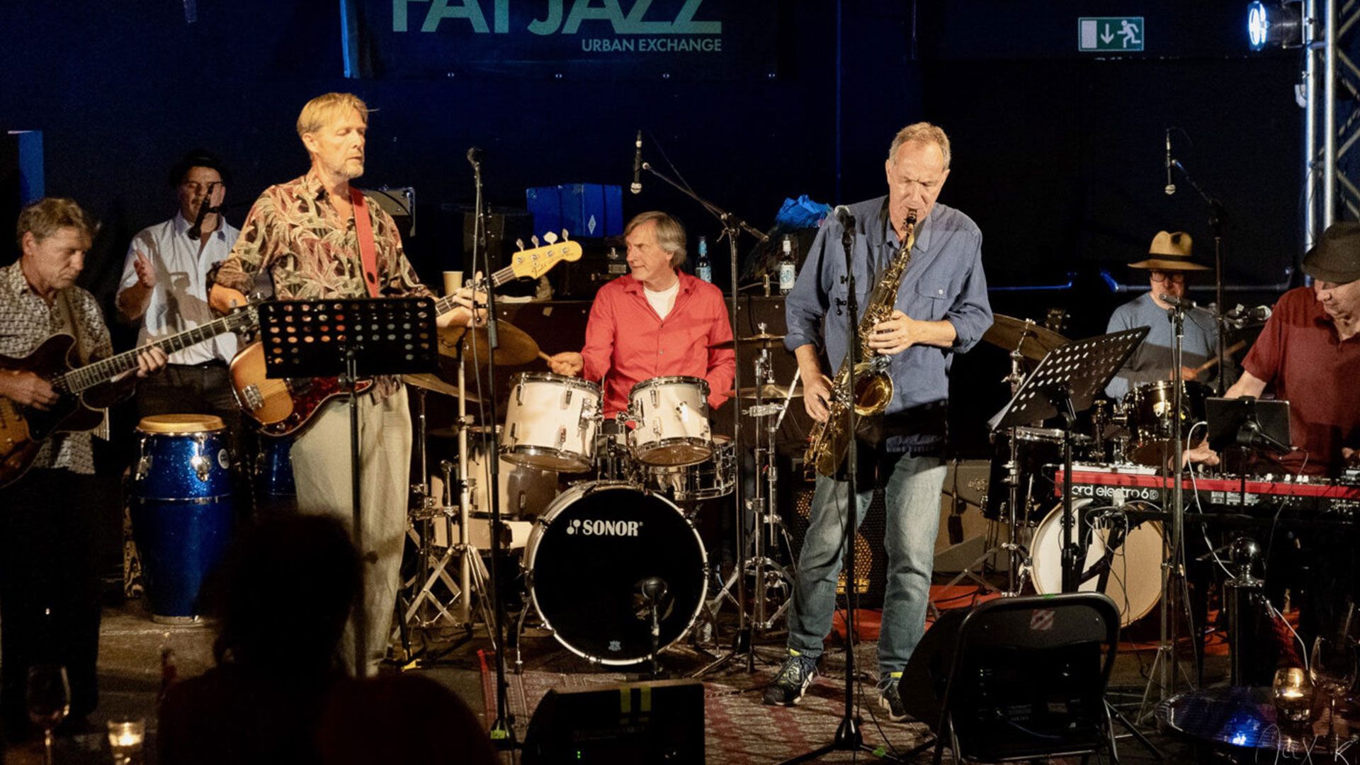Die sechsköpfige Band Kling Klong kommt am Sonnabend, 8. Februar, in die Fischhalle Harburg