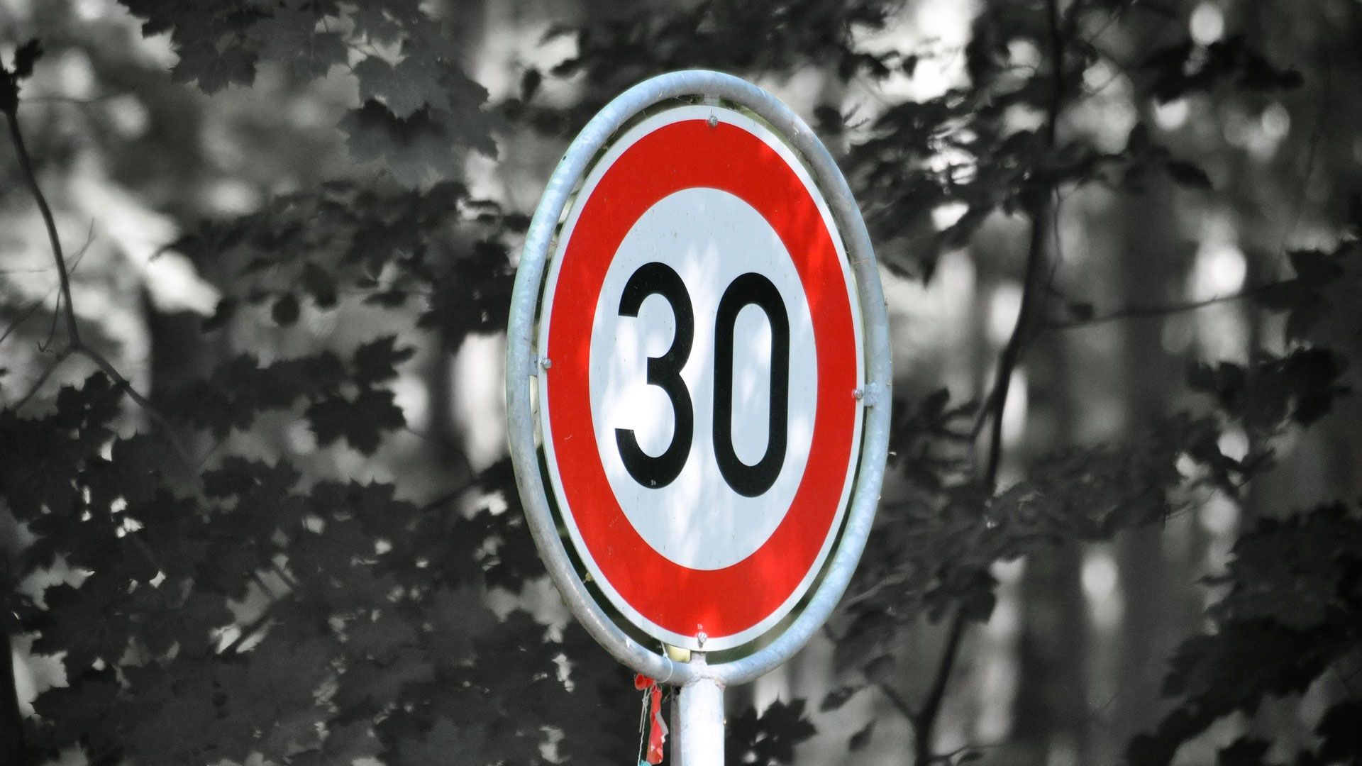 Auf der Glüsinger Straße in Meckelfeld ist der Modellversuch Tempo 30 gestartet (Symbolfoto). | Foto: ein